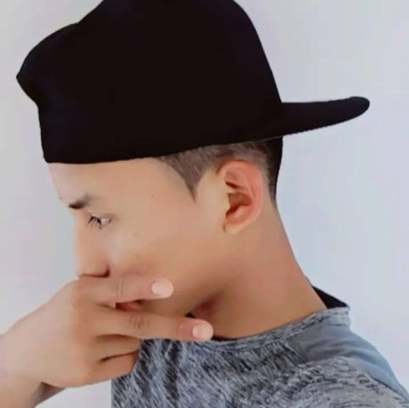 Meet your Posher, Rolando - Picture 1 of 1